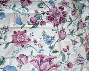 USA M. T. Vernon designer series 100% cotton dupon Cream Floral Fabric 80x55"